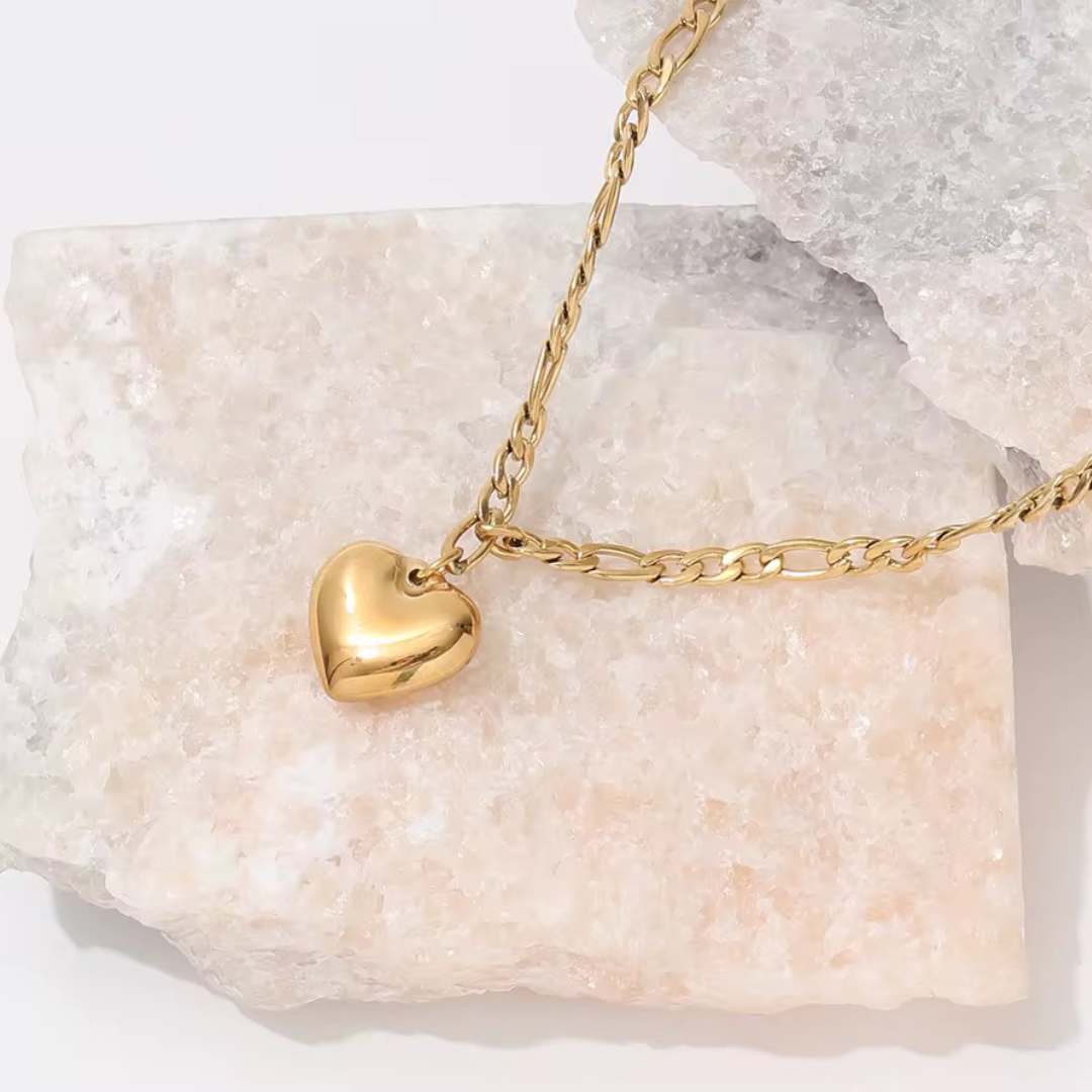Amour hjertesmykke 18K Gullbelagt – perfekt tidløs gave til henne