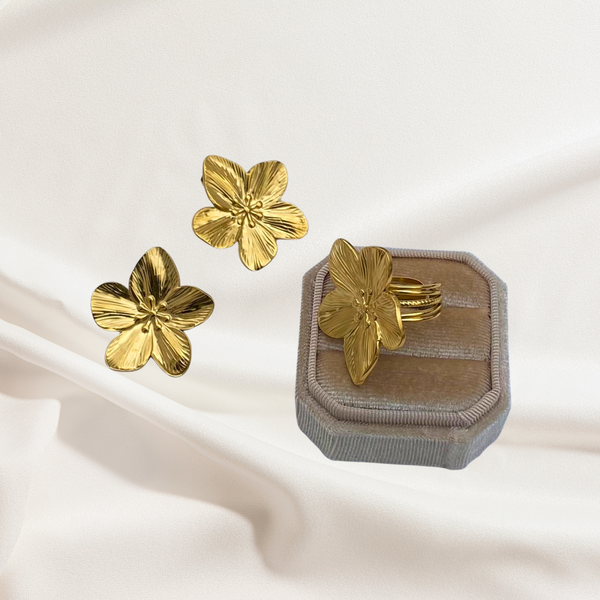 Flower statement ring 18K gull