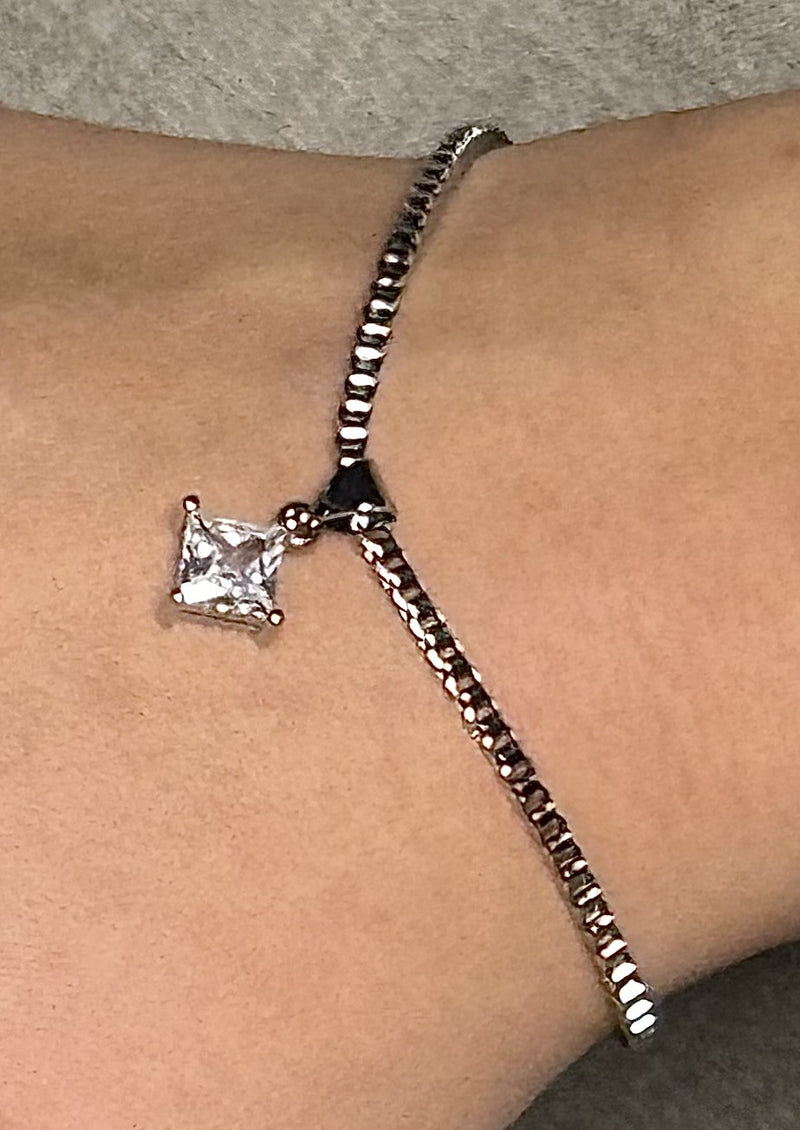 <strong>GLAM byNina</strong>