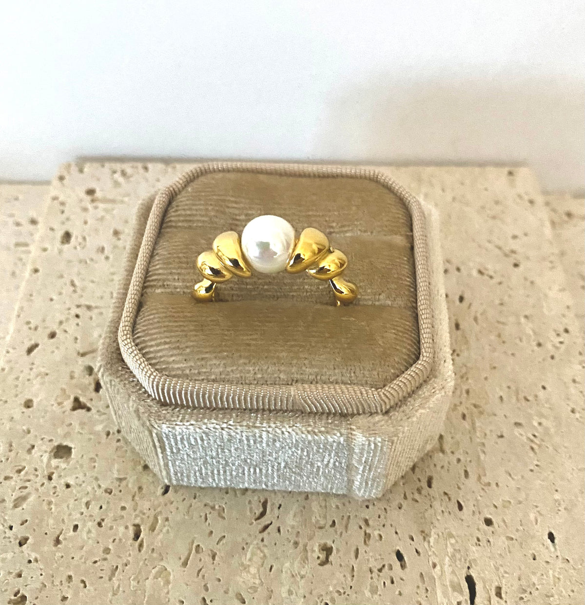 Luna pearl ring 18K gull