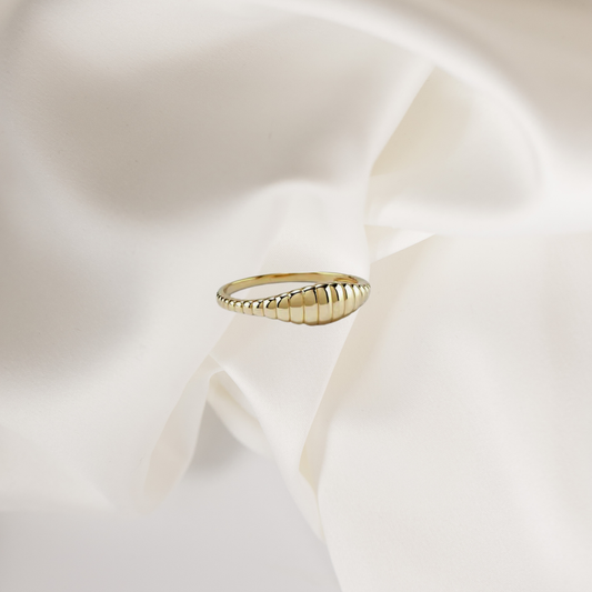 Golden Grace ring 14K gull