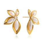 Blomst øredobber i PVD 18K Gullforgylt Stål – Pearl Petal & Golden Bloom